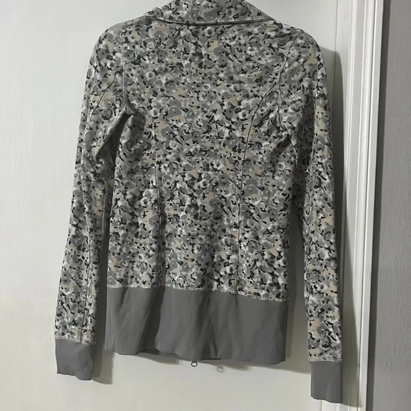 Lululemon Nice Asana Jacket - Picture 6 of 10